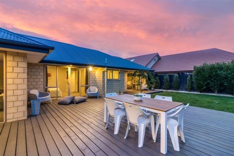 Photo of property in 6 Woodhaven Place, Parklands, Christchurch, 8083