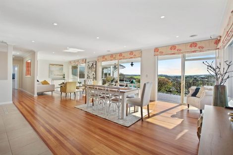 Photo of property in 150 Bleakhouse Road, Mellons Bay, Auckland, 2014