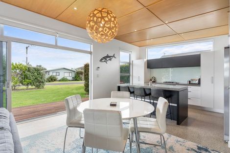 Photo of property in 100 Sylvia Road, Whangamata, 3620