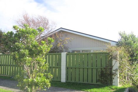 Photo of property in 42 Ernest Street, Ranui, Porirua, 5024