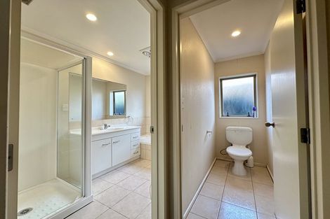 Photo of property in 10 Brosna Place, East Tamaki, Auckland, 2016