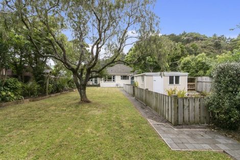 Photo of property in 4 Coast Road, Wainuiomata, Lower Hutt, 5014
