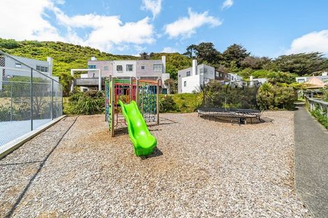 Photo of property in 60 Saddleback Grove, Karori, Wellington, 6012