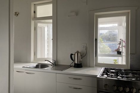 Photo of property in 18 Shoal Bay Road, Devonport, Auckland, 0624