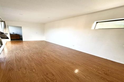 Photo of property in 104 Kemp Road, Massey, Auckland, 0614