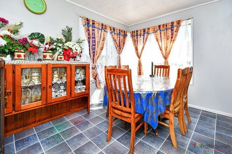 Photo of property in 8 Staverton Crescent, Mangere, Auckland, 2022