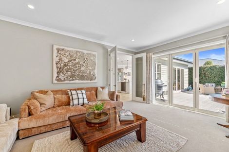 Photo of property in 2 Glen Bridge Lane, Harewood, Christchurch, 8051