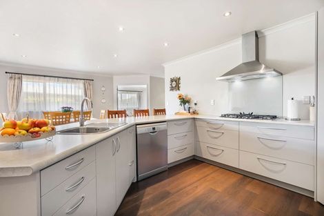 Photo of property in 32 Coleraine Drive, Rototuna, Hamilton, 3210