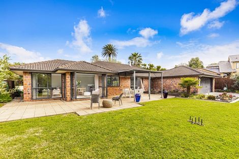 Photo of property in 10 Grassfield Place, Waimauku, 0812