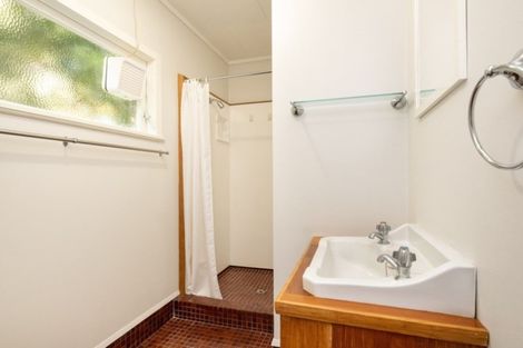 Photo of property in 13 Denholm Road, Hospital Hill, Napier, 4110