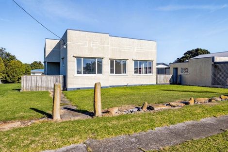 Photo of property in 35 Norfolk Street, Patea, 4520