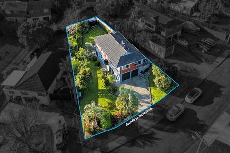 Photo of property in 5 Liston Crescent, Cockle Bay, Auckland, 2014