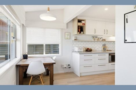 Photo of property in 12 Middlesex Place, Northland, Wellington, 6012