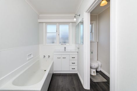 Photo of property in 9 Belvedere Crescent, Takaro, Palmerston North, 4412