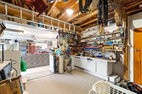 Photo of property in 10 Fairway Avenue, Red Beach, 0932