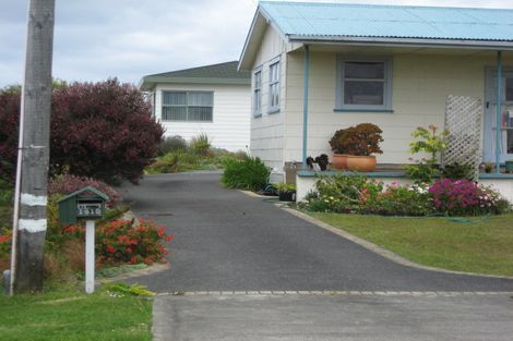 Photo of property in 1415 Whangaparaoa Road, Army Bay, Whangaparaoa, 0930
