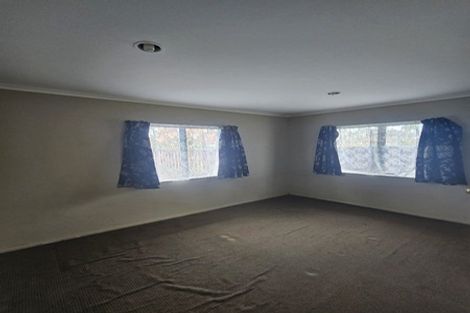 Photo of property in 86 Reeves Road, Pakuranga Heights, Auckland, 2010