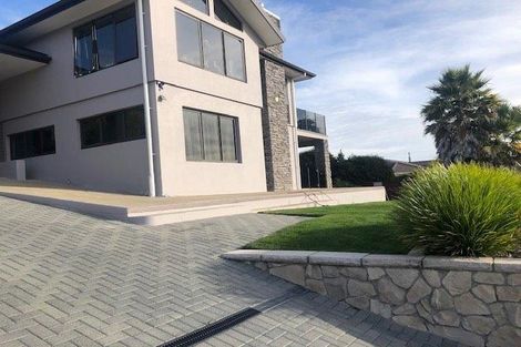 Photo of property in 2 Botanical Heights Drive, Waipahihi, Taupo, 3330