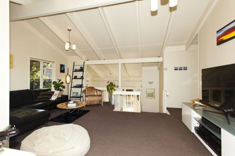 Photo of property in 1/31 James Evans Drive, Northcote, Auckland, 0627