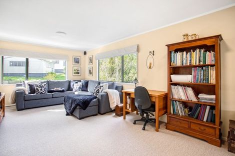 Photo of property in 4 Oldham Place, Browns Bay, Auckland, 0630
