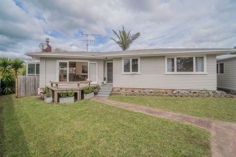 Photo of property in 7 Trelawn Place, Cockle Bay, Auckland, 2014