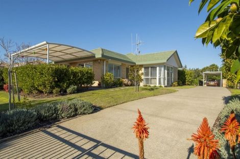 Photo of property in 118 Dalton Drive, Papamoa Beach, Papamoa, 3118