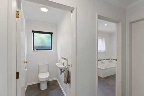 Photo of property in 37 Rosebank Grove, Waikanae, 5036