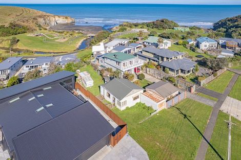 Photo of property in 10 Mowhanau Drive, Kai Iwi, Whanganui, 4574