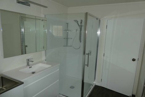Photo of property in 1/22 Robert Burke Place, Henderson, Auckland, 0612