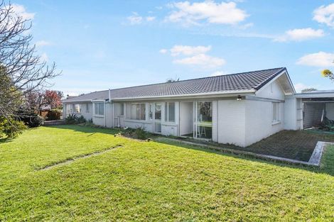 Photo of property in 16 Fielding Crescent, Farm Cove, Auckland, 2012