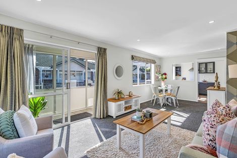 Photo of property in 2/32 Hurley Road, Paraparaumu Beach, Paraparaumu, 5032