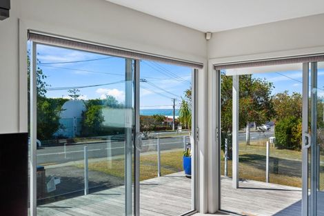 Photo of property in 1/20 Knights Road, Rothesay Bay, Auckland, 0630