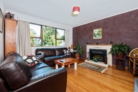 Photo of property in 7 Springside Place, New Lynn, Auckland, 0600