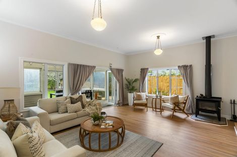 Photo of property in 33 Churchill Road, Cockle Bay, Auckland, 2014