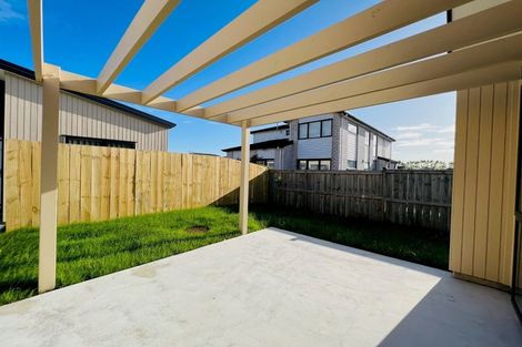 Photo of property in 24 Black Beech Crescent, Takanini, 2110