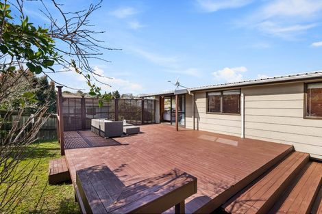 Photo of property in 5 Elizabeth Drive, West Harbour, Auckland, 0618