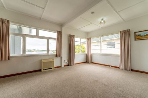 Photo of property in 35 Saint George Street, Watlington, Timaru, 7910