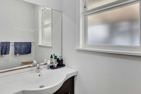 Photo of property in 6 Duncan Place, Highbury, Palmerston North, 4412