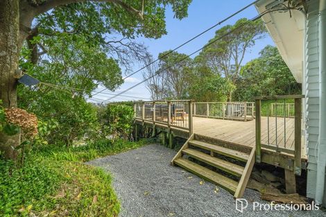 Photo of property in 77 Maungaraki Road, Korokoro, Lower Hutt, 5012