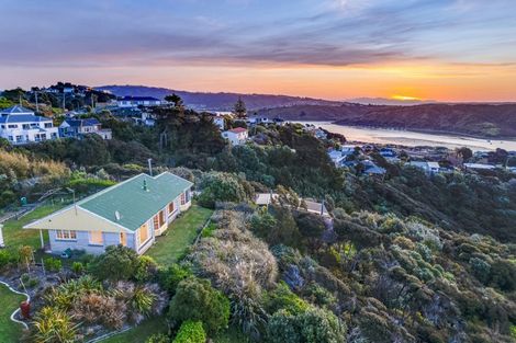 Photo of property in 45 Kahu Road, Paremata, Porirua, 5024