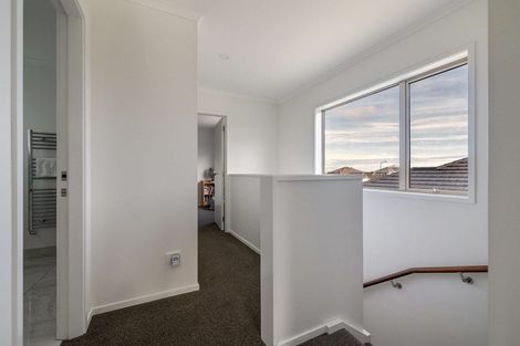 Photo of property in 6 Silkwood Place, Fitzherbert, Palmerston North, 4410