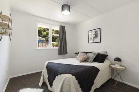 Photo of property in 47 Bird Grove, Stokes Valley, Lower Hutt, 5019