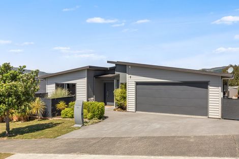 Photo of property in 154 Endeavour Drive, Whitby, Porirua, 5024