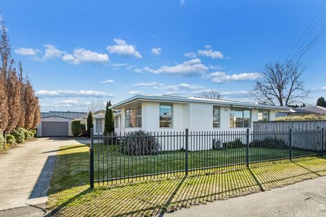 Photo of property in 1/57 Mcfaddens Road, St Albans, Christchurch, 8052