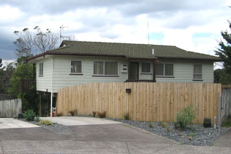 Photo of property in 10 Lorena Place, West Harbour, Auckland, 0618