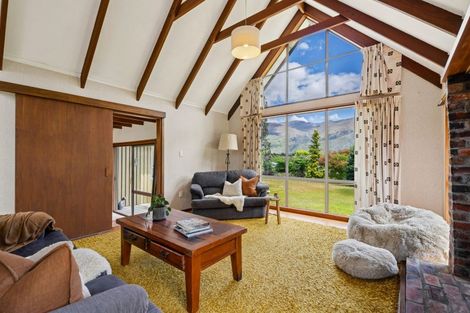 Photo of property in 197 Beacon Point Road, Wanaka, 9305