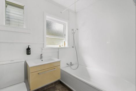 Photo of property in 9 Grove Avenue, Mount Maunganui, 3116