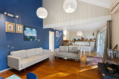 Photo of property in 54 Walton Street, Red Beach, 0932