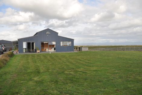 Photo of property in 21 Sutherland Road, Sanson, Palmerston North, 4479