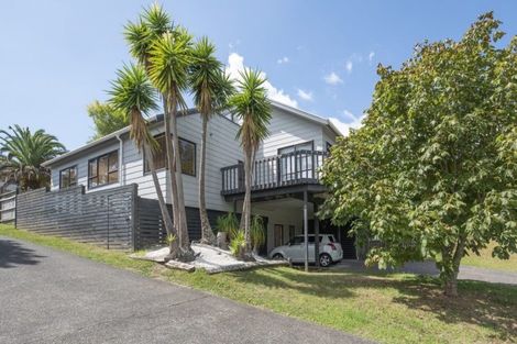 Photo of property in 9 Telephone Road, Birkenhead, Auckland, 0626